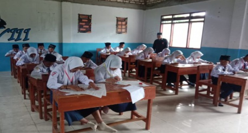 Hari Kedua Pelaksanaan Sumatif Akhir Semester Tahun Ajaran 2024/2025