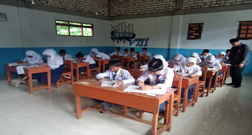 Hari Pertama Pelaksanaan Sumatif Akhir Semester Tahun Ajaran 2024/2025