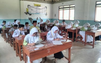 Hari Ketiga Pelaksanaan Sumatif Akhir Semester Tahun Ajaran 2024/2025